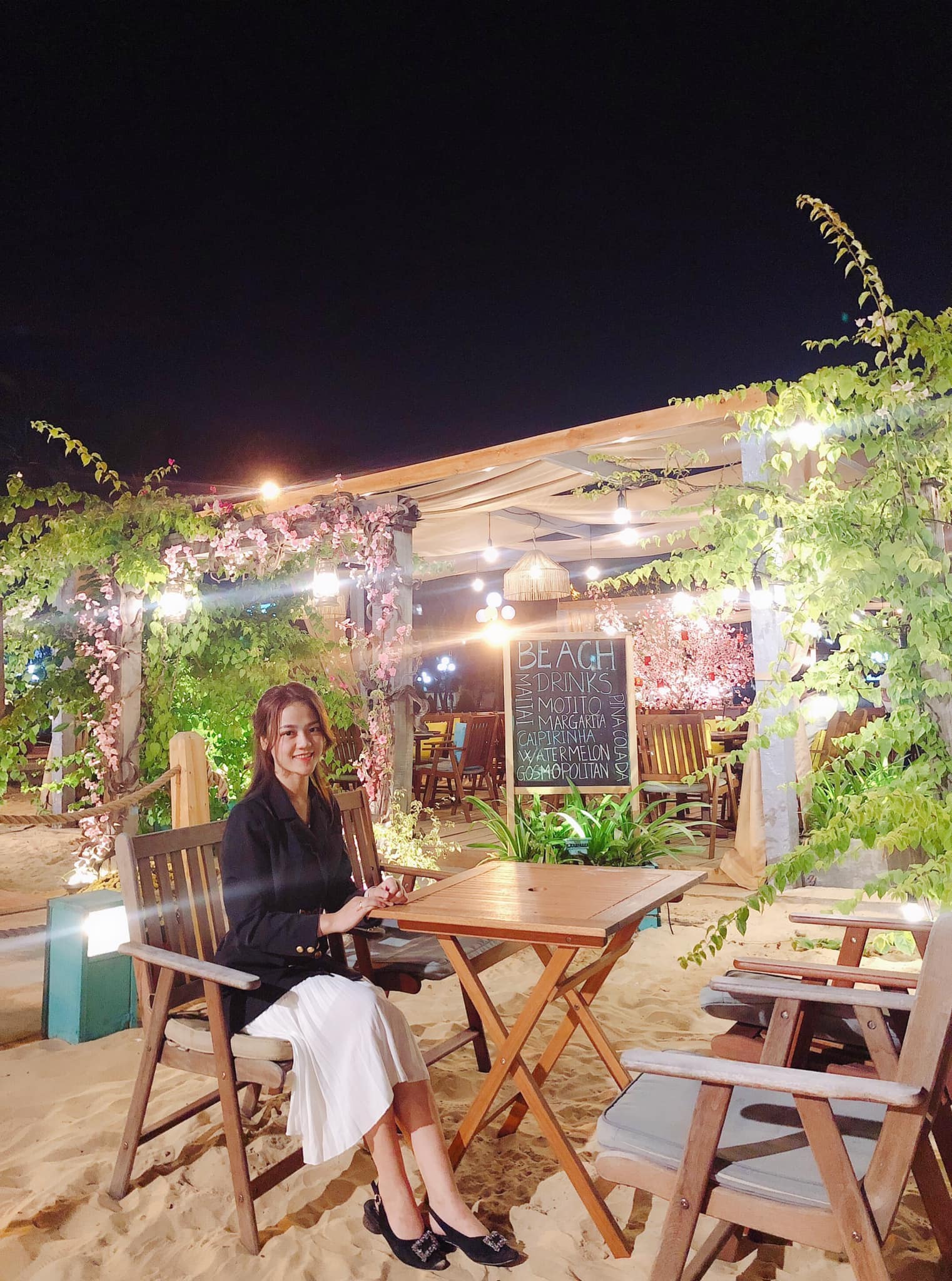 Check in Surf Bar Quy Nhơn - quán đồ uống thơm ngon, view biển mát tầm mắt - Ảnh 6. Check in Surf Bar Quy Nhơn - quán đồ uống thơm ngon, view biển mát tầm mắt - Ảnh 6.