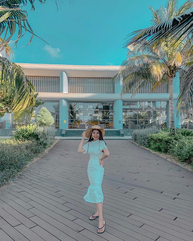 Giá vé tham quan FLC Quy Nhơn: Đi mỏi chân, selfie ngàn tấm lung linh với chi phí rẻ bất ngờ - Ảnh 1.