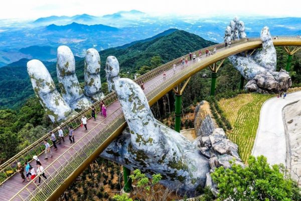 Công ty lữ hành đau đầu khi du khách đòi huỷ tour đến Đà Nẵng vì lo sợ COVID-19 - Ảnh 1. Công ty lữ hành đau đầu khi du khách đòi huỷ tour đến Đà Nẵng vì lo sợ COVID-19 - Ảnh 1.