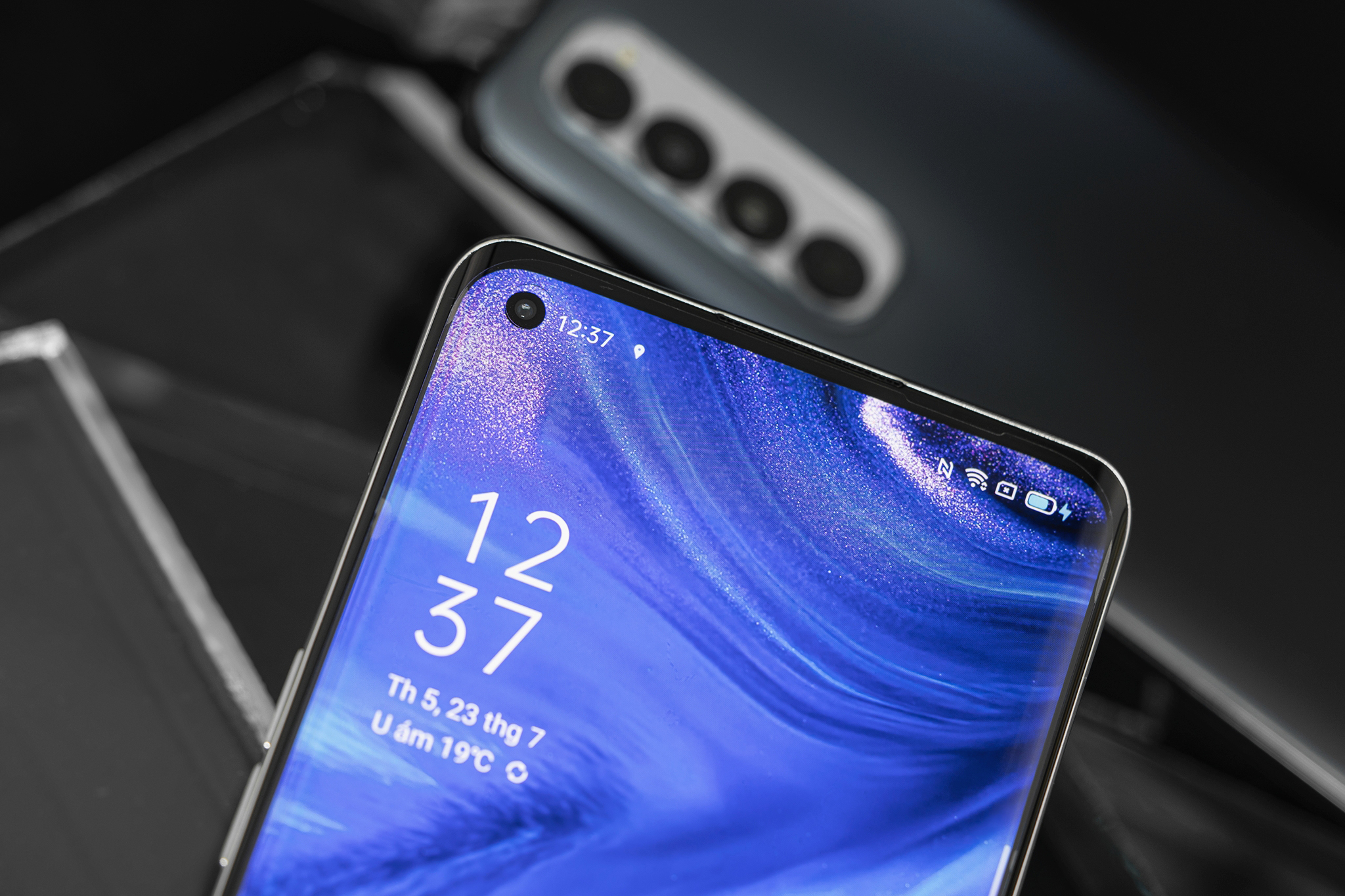 Ngắm Oppo Reno 4 Pro chất từng đường nét, ấn tượng với 4 camera siêu nhạy kèm sạc nhanh siêu tốc - Ảnh 7. Ngắm Oppo Reno 4 Pro chất từng đường nét, ấn tượng với 4 camera siêu nhạy kèm sạc nhanh siêu tốc - Ảnh 7.