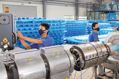 Nhờ giá dầu giảm, Nhựa Bình Minh báo lãi quí II tăng 32%