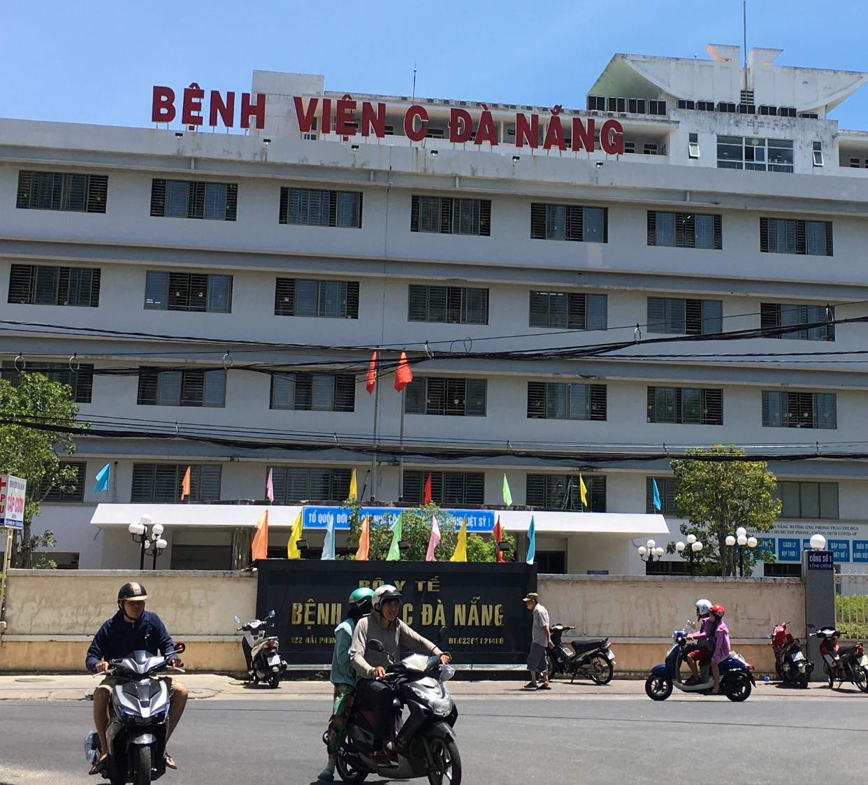 Chính quyền Đà Nẵng kích hoạt phòng, chống dịch COVID-19 ở mức cao nhất - Ảnh 1. Chính quyền Đà Nẵng kích hoạt phòng, chống dịch COVID-19 ở mức cao nhất - Ảnh 1.