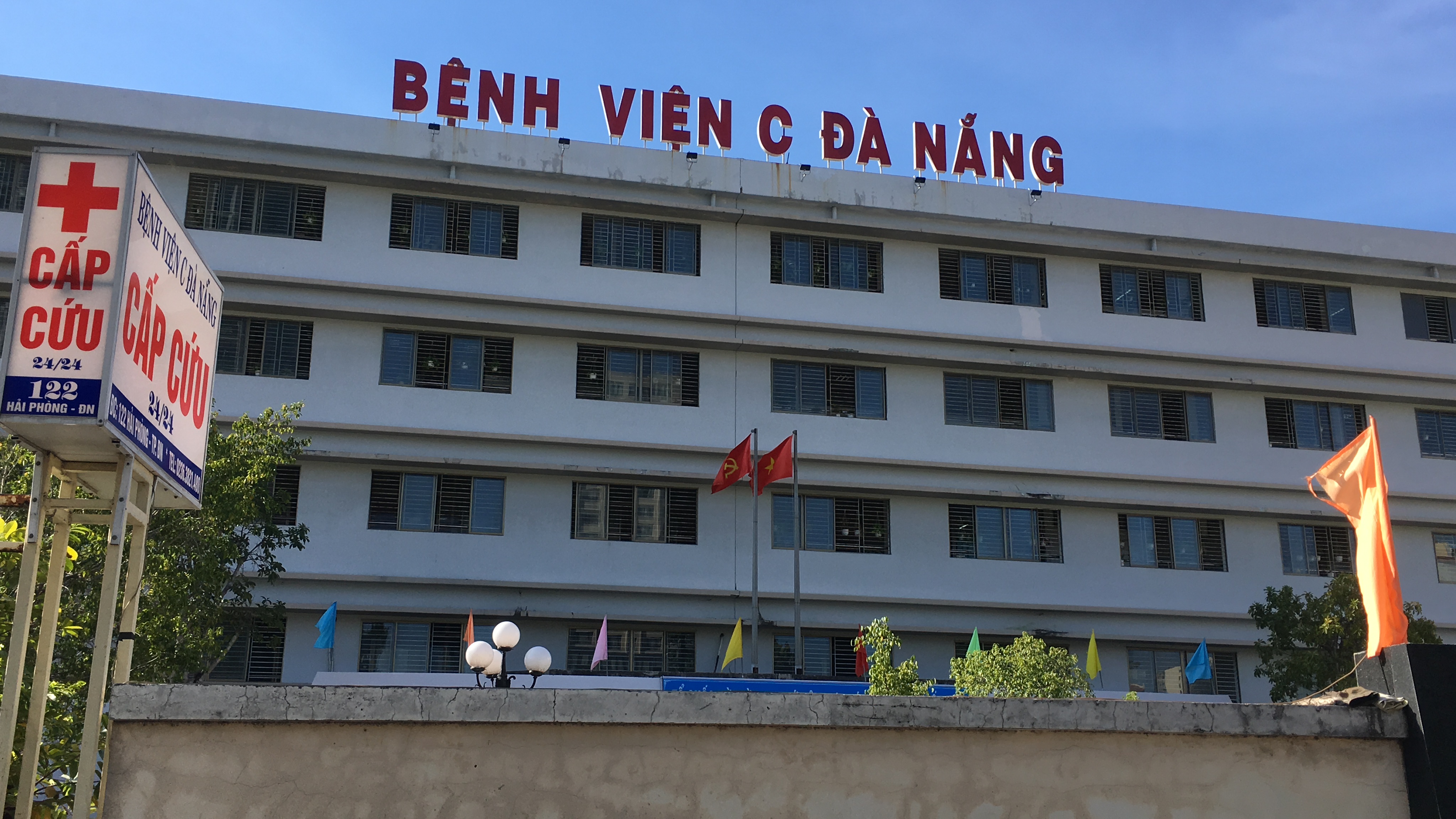 961 người ở Bệnh viện C Đà Nẵng đang cách li - Ảnh 1. 961 người ở Bệnh viện C Đà Nẵng đang cách li - Ảnh 1.