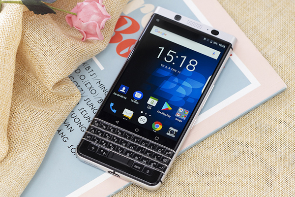 Gợi ý 5 mẫu Smartphone giá tầm trung đáng mua hiện nay - Ảnh 3. Gợi ý 5 mẫu Smartphone giá tầm trung đáng mua hiện nay - Ảnh 3.