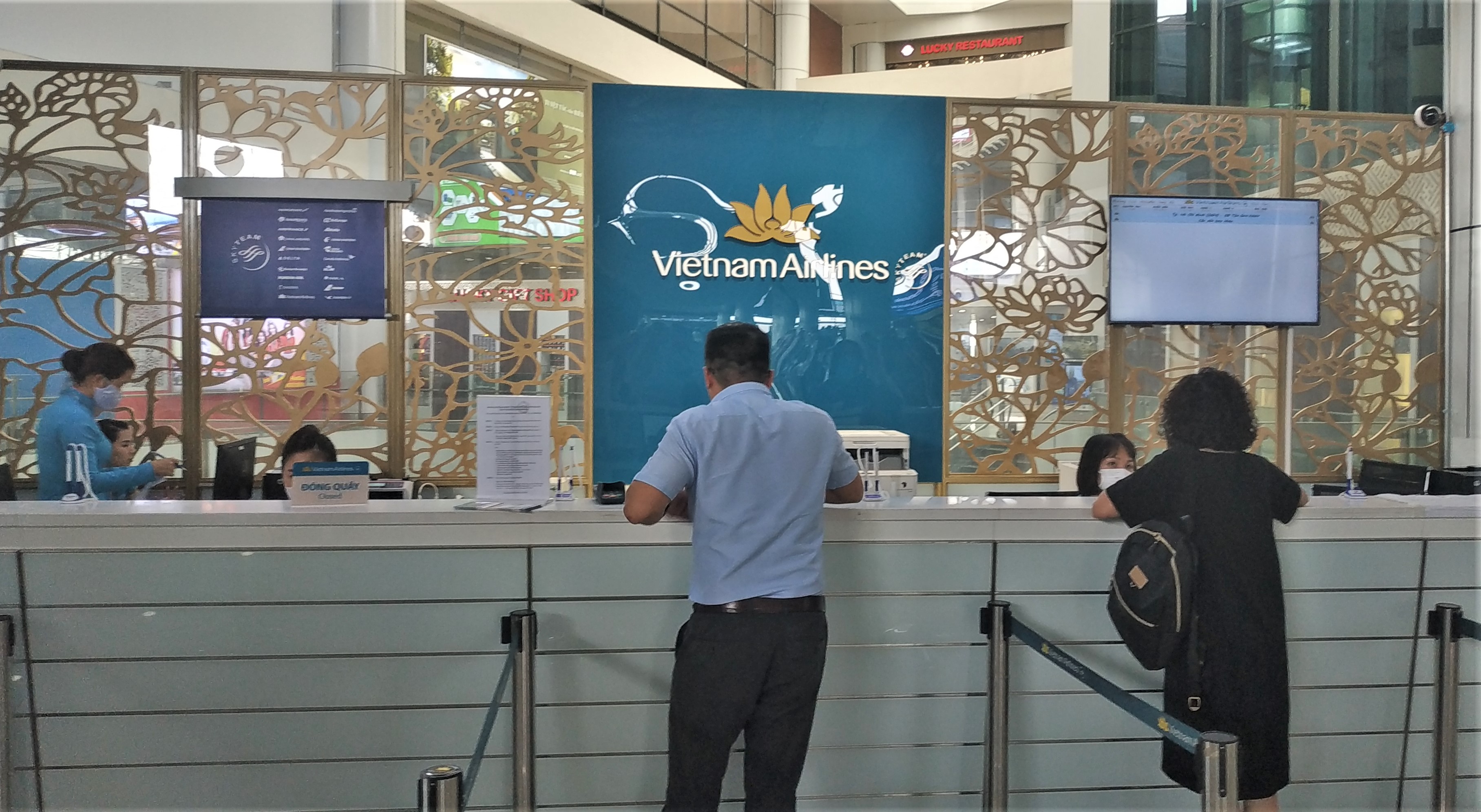 Vietnam Airlines tiếp tục tăng chuyến đưa khách rời Đà Nẵng - Ảnh 1. Vietnam Airlines tiếp tục tăng chuyến đưa khách rời Đà Nẵng - Ảnh 1.