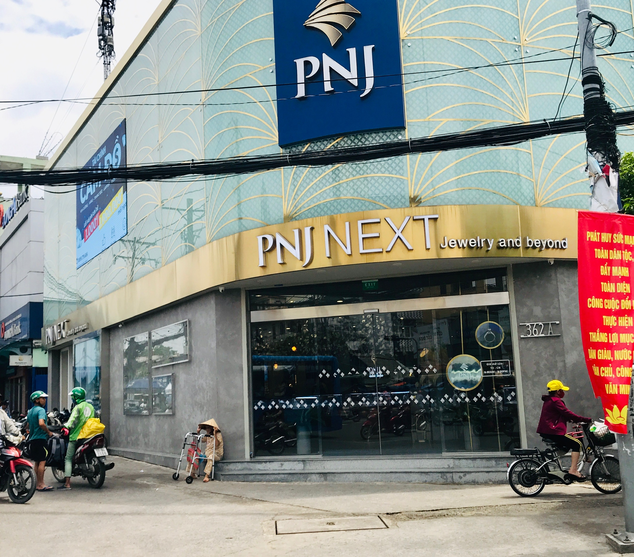 Giá vàng liên tiếp phá đỉnh, các đại gia kinh doanh vàng đang làm ăn ra sao? - Ảnh 2. Giá vàng liên tiếp phá đỉnh, các đại gia kinh doanh vàng đang làm ăn ra sao? - Ảnh 2.