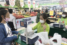 Giá cả thị trường hôm nay 28/7: Siêu thị áp dụng khuyến mãi hấp dẫn đối với thịt bò, hải sản,... khi mua sắm online