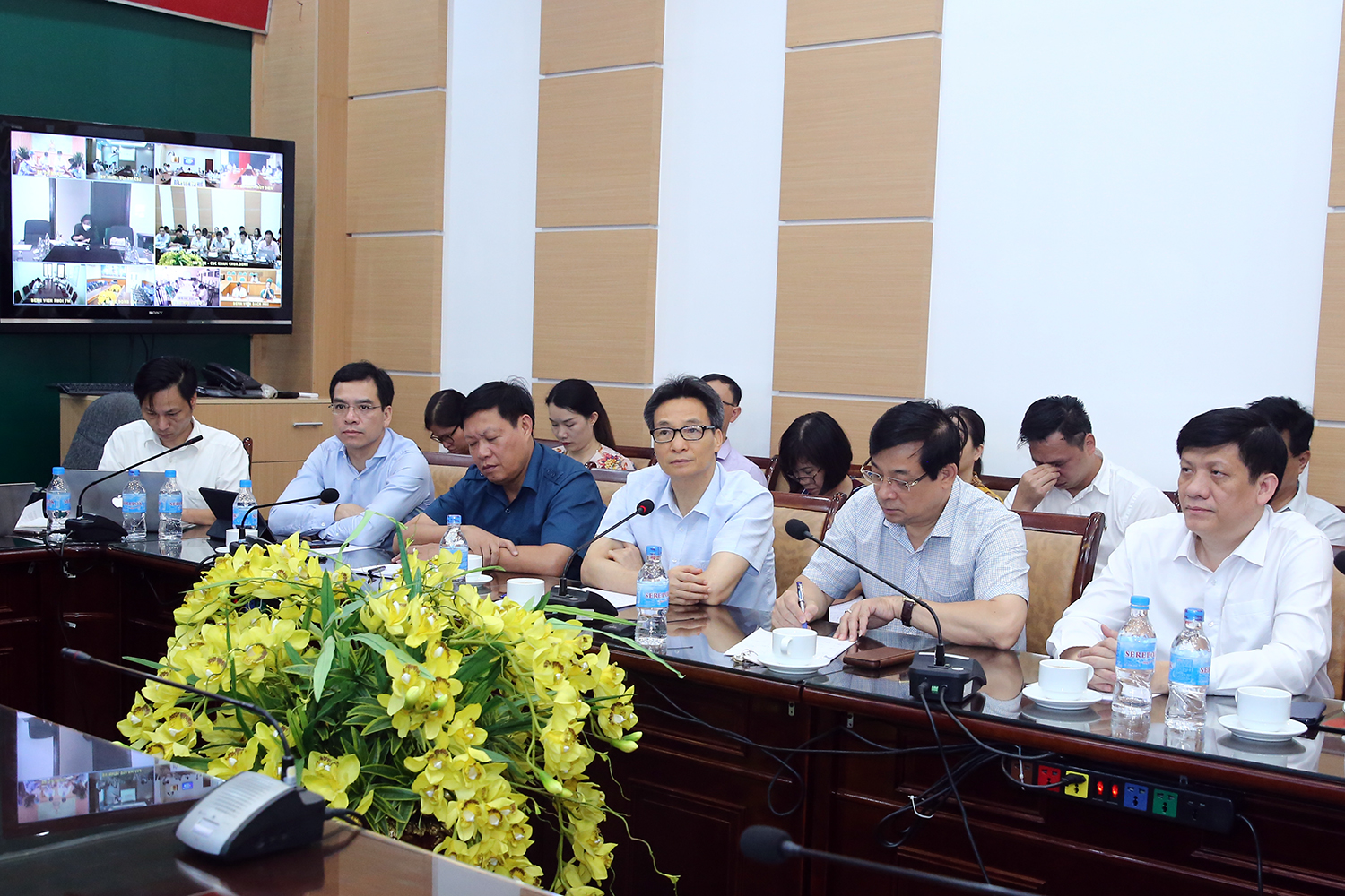 Phó Thủ tướng chỉ định Bệnh viện Trung ương Huế sẵn sàng tiếp nhận bệnh nhân COVID-19 có triệu chứng nặng tại Đà Nẵng - Ảnh 1. Phó Thủ tướng chỉ định Bệnh viện Trung ương Huế sẵn sàng tiếp nhận bệnh nhân COVID-19 có triệu chứng nặng tại Đà Nẵng - Ảnh 1.