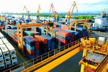 Việt Nam thặng dư hơn 4 tỉ USD trong 6 tháng đầu năm 2020