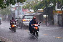 Dự báo thời tiết TP HCM hôm nay 30/7: TP HCM có mưa nhưng vẫn oi nóng, Nam Bộ mưa dông nhiều nơi