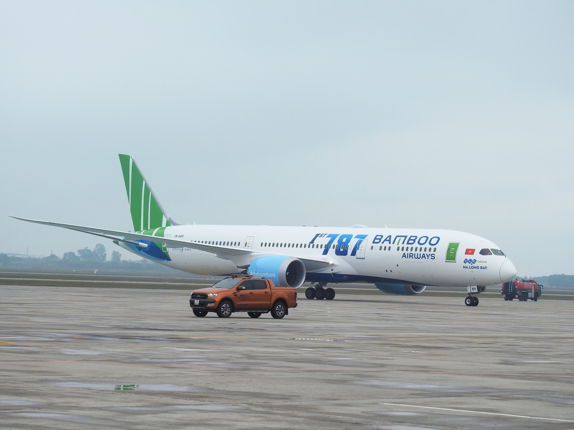 Bamboo Airways đưa 226 khách châu Âu tới Việt Nam - Ảnh 1. Bamboo Airways đưa 226 khách châu Âu tới Việt Nam - Ảnh 1.