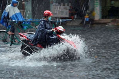 Dự báo thời tiết miền Bắc hôm nay 4/7: Hà Nội có mưa dông, vùng núi Bắc Bộ đề phòng lũ quét