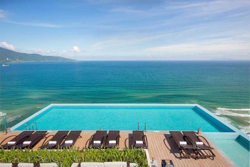 Top 7 khách sạn Đà Nẵng gần biển chuẩn 5 sao view đẹp giá chỉ từ 1,3 triệu đồng/đêm - Ảnh 2. Top 7 khách sạn Đà Nẵng gần biển chuẩn 5 sao view đẹp giá chỉ từ 1,3 triệu đồng/đêm - Ảnh 2.