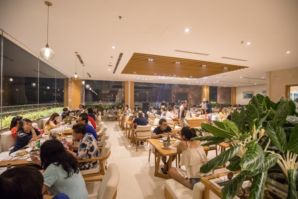 Top 7 khách sạn Đà Nẵng gần biển chuẩn 5 sao view đẹp giá chỉ từ 1,3 triệu đồng/đêm - Ảnh 6. Top 7 khách sạn Đà Nẵng gần biển chuẩn 5 sao view đẹp giá chỉ từ 1,3 triệu đồng/đêm - Ảnh 6.