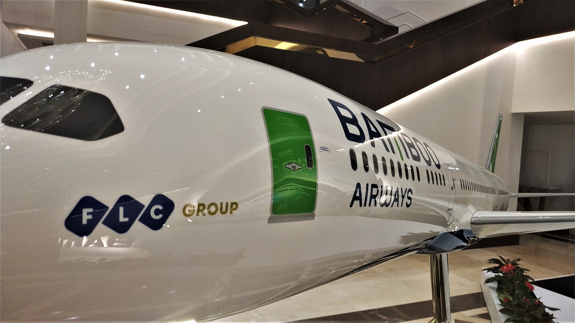 Bamboo Airways muốn bay đến Côn Đảo, Tập đoàn FLC đề nghị tài trợ đèn đêm - Ảnh 1.