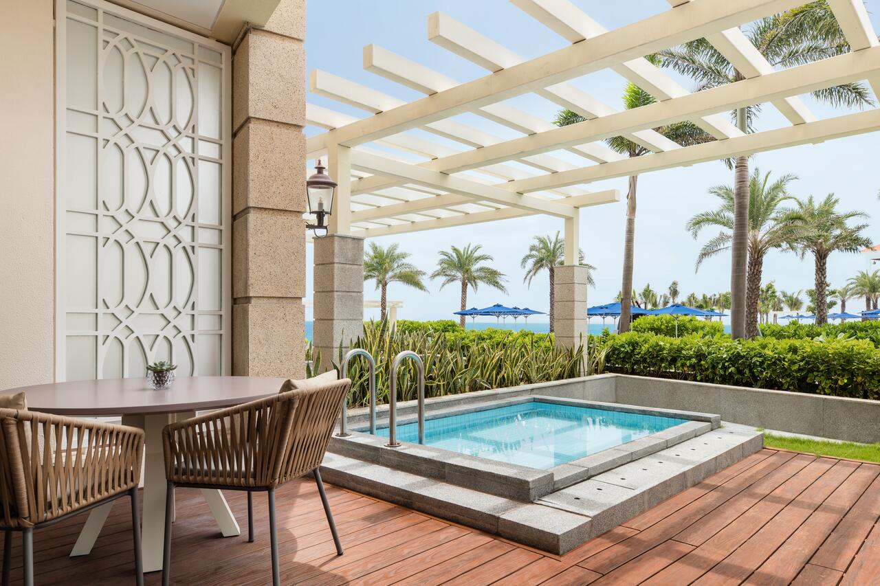 Top những resort Đà Nẵng ở gần biển ‘hút’ khách nhất - Ảnh 13.