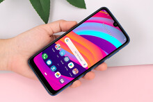 Điện thoại 2 triệu đồng cạnh tranh nóng khi nhiều hãng đua tính năng camera và pin