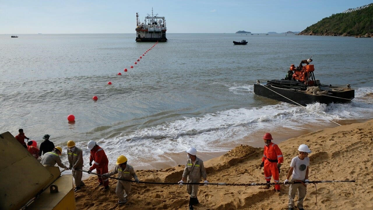 Thêm một tuyến cáp quang biển quốc tế của VNPT cập bờ Việt Nam - Ảnh 1. Thêm một tuyến cáp quang biển quốc tế của VNPT cập bờ Việt Nam - Ảnh 1.