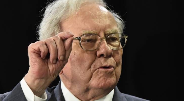 Lời khuyên tài chính từ tỉ phú Warren Buffett để sống sót qua mùa dịch COVID-19 - Ảnh 1.