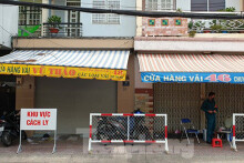 TP HCM phun khử khuẩn nhiều nơi sau khi ghi nhận hai ca dương tính Covid-19 mới