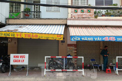 TP HCM phun khử khuẩn nhiều nơi sau khi ghi nhận hai ca dương tính Covid-19 mới