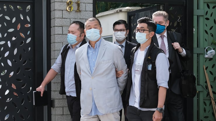 Chính quyền Hong Kong bắt trùm truyền thông từng gặp Phó tổng thống Mỹ theo luật an ninh mới - Ảnh 1. Chính quyền Hong Kong bắt trùm truyền thông từng gặp Phó tổng thống Mỹ theo luật an ninh mới - Ảnh 1.