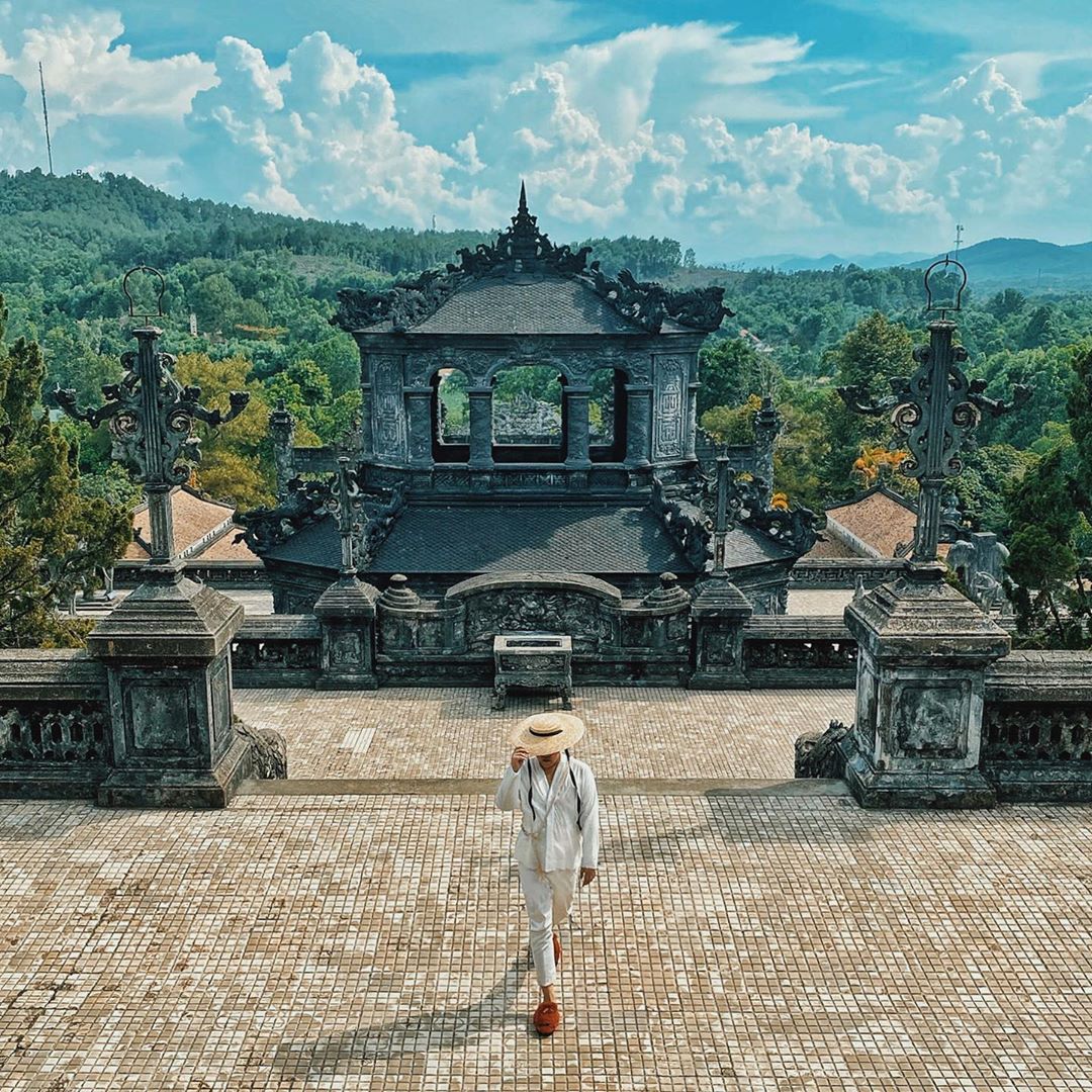 Du lịch tâm linh là gì? Bật mí những địa điểm du lịch tâm linh nổi tiếng trong và ngoài nước - Ảnh 3.