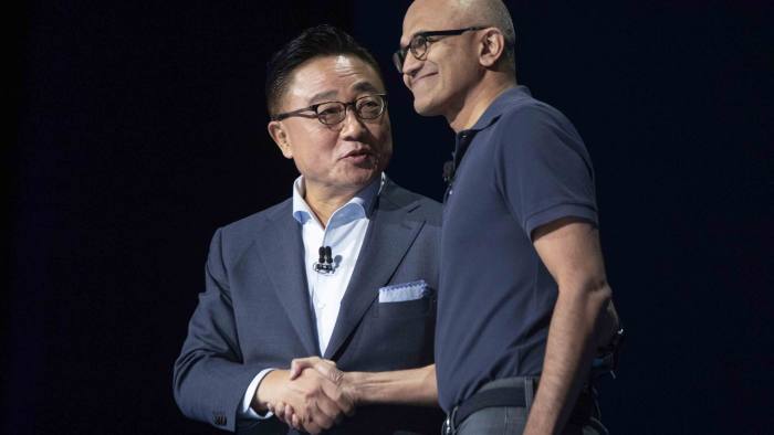 Hệ sinh thái của Apple đã quá lớn, nên Samsung và Microsoft phải cộng sinh - Ảnh 1.
