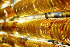 So sánh giá vàng hôm nay 10/8: Giảm không phanh 3,1 triệu đồng/lượng