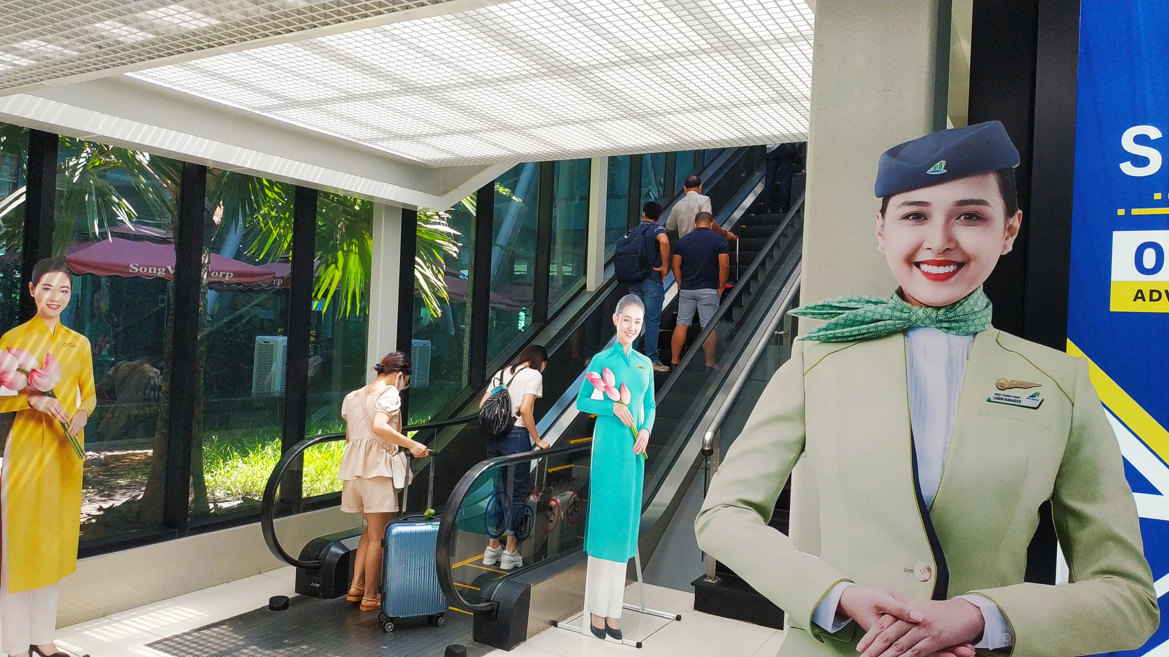 Đại dịch tái bùng phát bẻ gãy đà phục hồi của hàng không Việt - Ảnh 1. Đại dịch tái bùng phát bẻ gãy đà phục hồi của hàng không Việt - Ảnh 1.