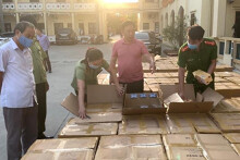 Bắt giữ vụ buôn lậu 64.000 bao thuốc lá nhãn hiệu 555