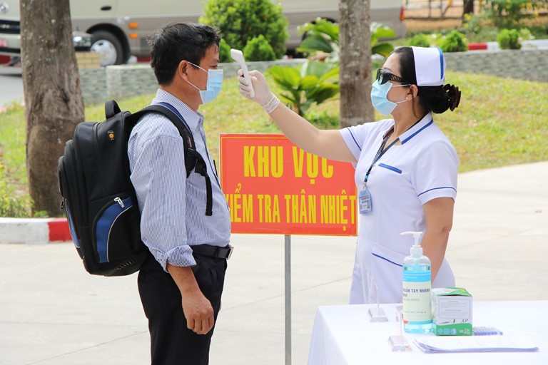 TP HCM ra thông báo khẩn về ca Covid-19 là người nhập cảnh trái phép - Ảnh 1. TP HCM ra thông báo khẩn về ca Covid-19 là người nhập cảnh trái phép - Ảnh 1.