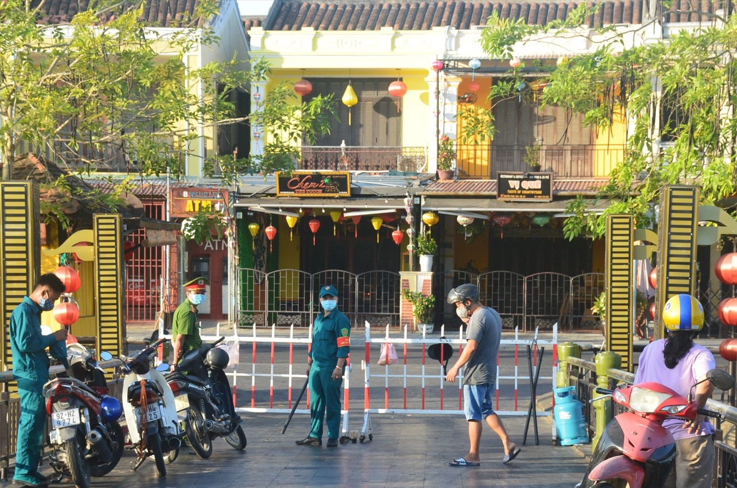 Quảng Nam: Tiếp tục thực hiện giãn cách 4 huyện, thị xã và khối phố Hội An - Ảnh 1. Quảng Nam: Tiếp tục thực hiện giãn cách 4 huyện, thị xã và khối phố Hội An - Ảnh 1.