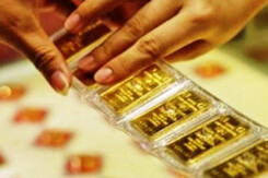 Giá vàng hôm nay 15/8: Đóng cửa phiên cuối tuần, SJC duy trì mức 56,55 triệu đồng/lượng