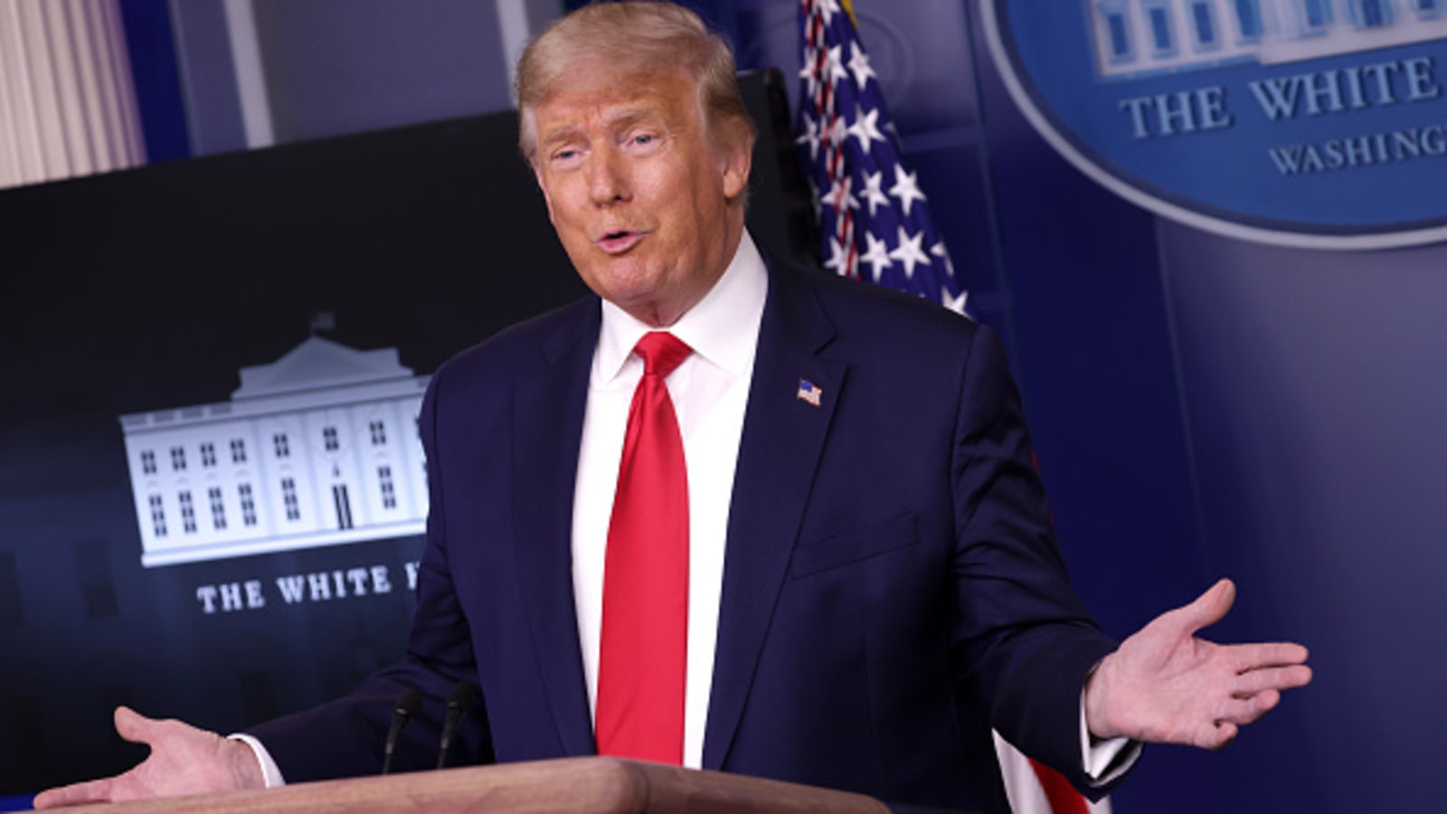 Ông Trump nỗ lực phá thế bế tắc của gói cứu trợ sau khi các nghị sĩ rời Washington - Ảnh 1.