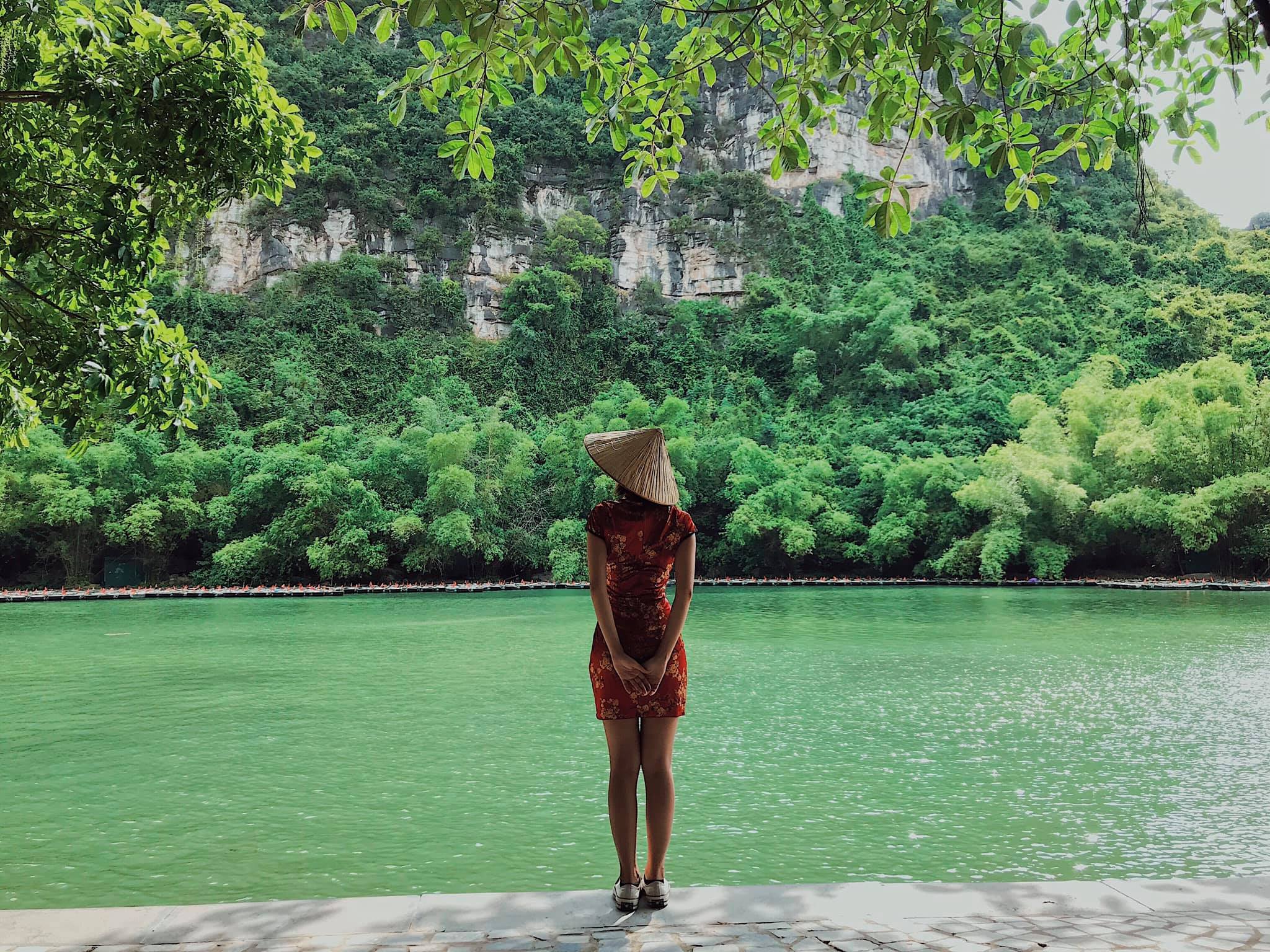 Loạt trải nghiệm khó quên tại danh thắng Tràng An, ‘Vịnh Hạ Long trên cạn’ của Ninh Bình - Ảnh 4. Loạt trải nghiệm khó quên tại danh thắng Tràng An, ‘Vịnh Hạ Long trên cạn’ của Ninh Bình - Ảnh 4.