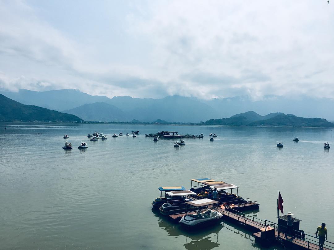 Có gì ở hồ nước ngọt nhân tạo nổi tiếng miền Bắc, hồ Núi Cốc Thái Nguyên? - Ảnh 1. Có gì ở hồ nước ngọt nhân tạo nổi tiếng miền Bắc, hồ Núi Cốc Thái Nguyên? - Ảnh 1.
