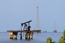 Giá xăng dầu hôm nay 18/8: Dầu tăng trở lại trước dự định nhập khẩu dầu thô từ Mỹ của Trung Quốc