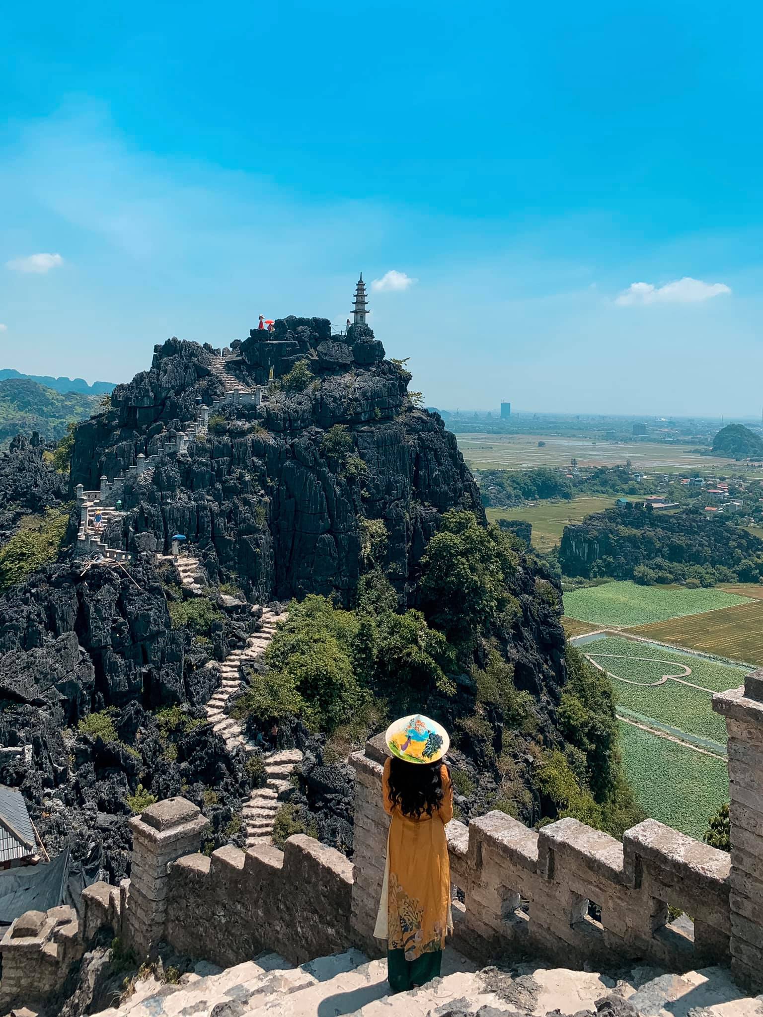 Loạt trải nghiệm khó quên tại danh thắng Tràng An, ‘Vịnh Hạ Long trên cạn’ của Ninh Bình - Ảnh 6. Loạt trải nghiệm khó quên tại danh thắng Tràng An, ‘Vịnh Hạ Long trên cạn’ của Ninh Bình - Ảnh 6.