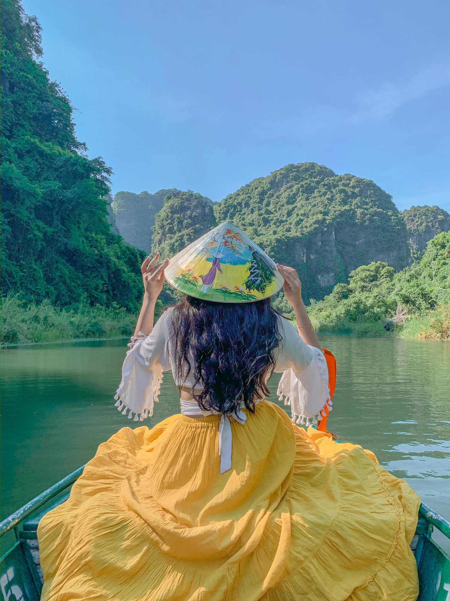 Loạt trải nghiệm khó quên tại danh thắng Tràng An, ‘Vịnh Hạ Long trên cạn’ của Ninh Bình - Ảnh 5. Loạt trải nghiệm khó quên tại danh thắng Tràng An, ‘Vịnh Hạ Long trên cạn’ của Ninh Bình - Ảnh 5.