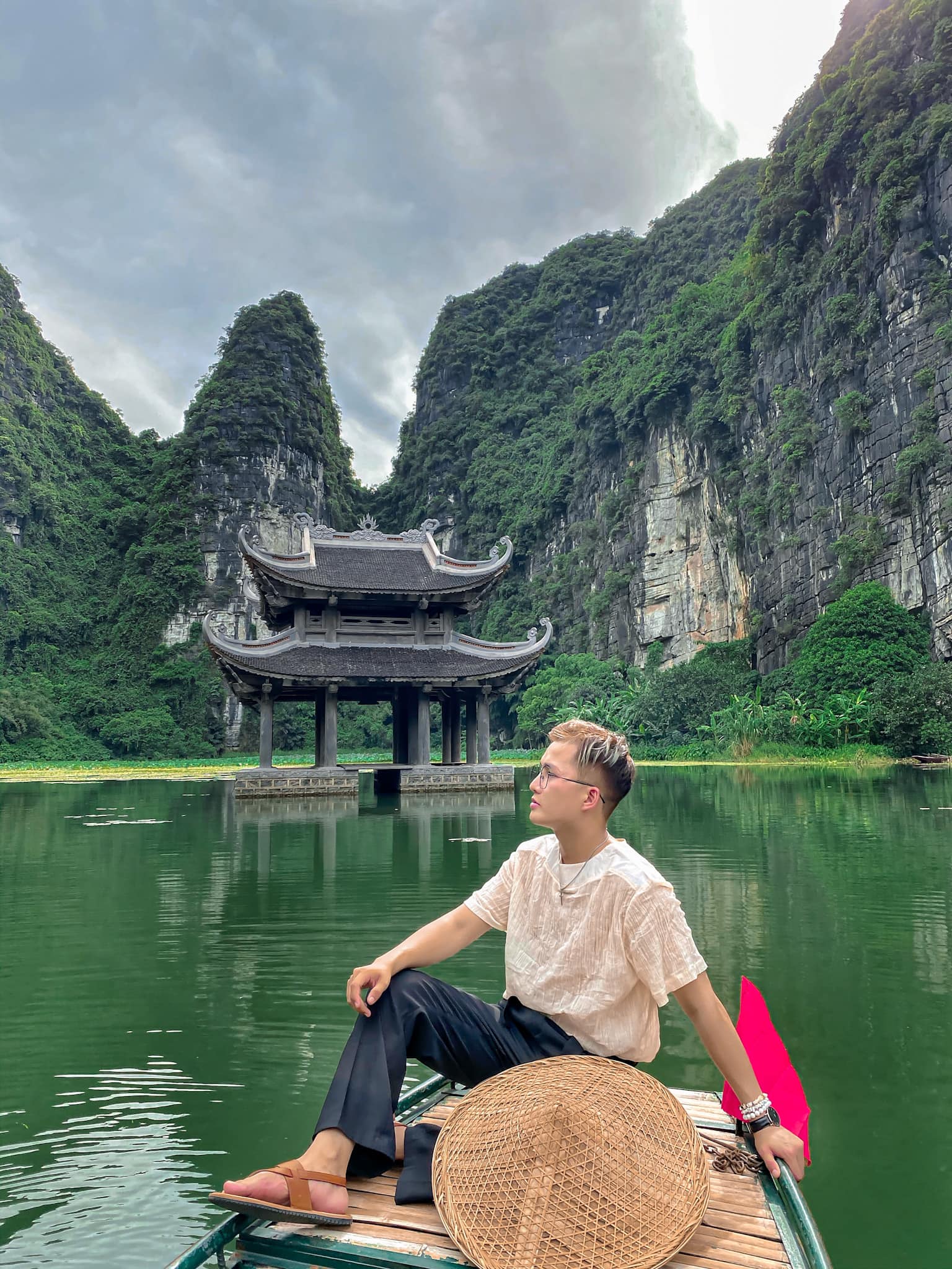 Loạt trải nghiệm khó quên tại danh thắng Tràng An, ‘Vịnh Hạ Long trên cạn’ của Ninh Bình - Ảnh 3. Loạt trải nghiệm khó quên tại danh thắng Tràng An, ‘Vịnh Hạ Long trên cạn’ của Ninh Bình - Ảnh 3.