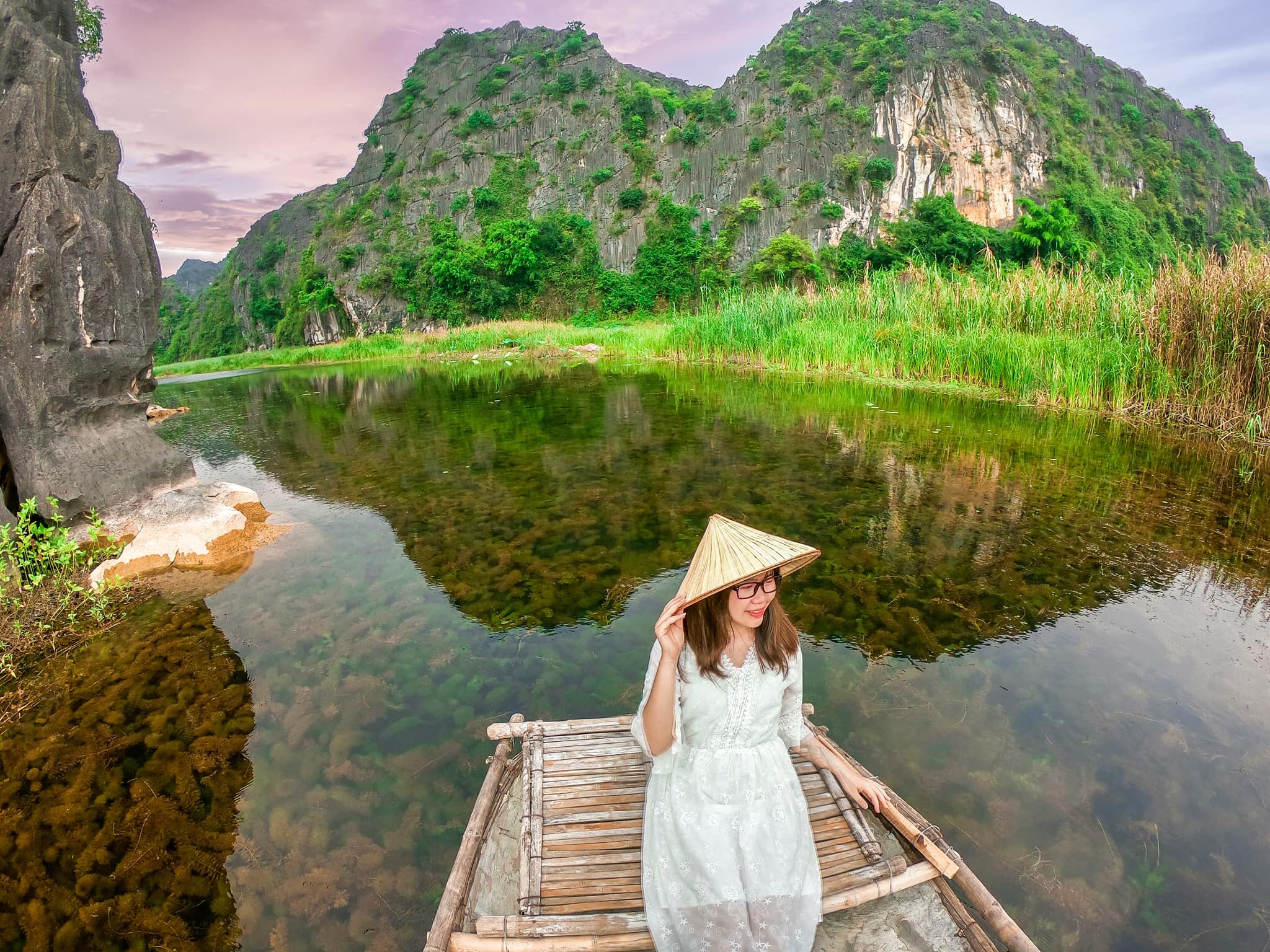 Loạt trải nghiệm khó quên tại danh thắng Tràng An, ‘Vịnh Hạ Long trên cạn’ của Ninh Bình - Ảnh 2. Loạt trải nghiệm khó quên tại danh thắng Tràng An, ‘Vịnh Hạ Long trên cạn’ của Ninh Bình - Ảnh 2.