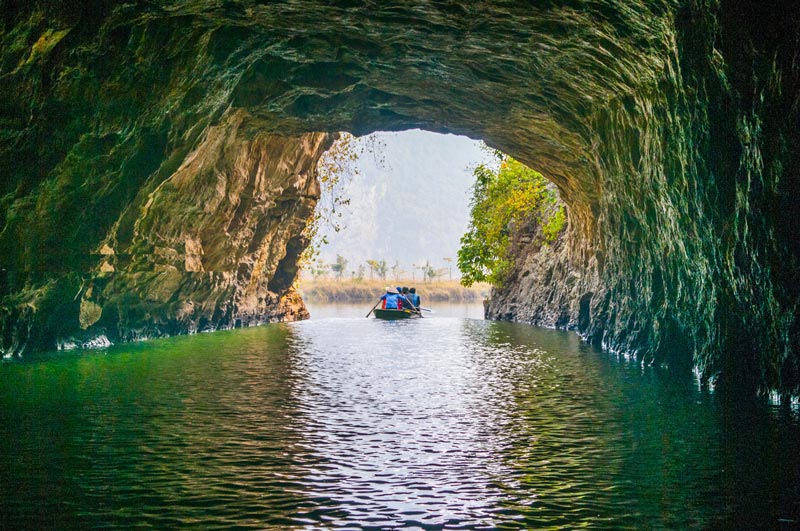 Loạt trải nghiệm khó quên tại danh thắng Tràng An, ‘Vịnh Hạ Long trên cạn’ của Ninh Bình - Ảnh 8. Loạt trải nghiệm khó quên tại danh thắng Tràng An, ‘Vịnh Hạ Long trên cạn’ của Ninh Bình - Ảnh 8.