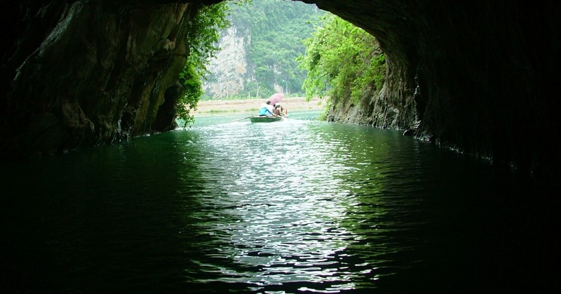 Loạt trải nghiệm khó quên tại danh thắng Tràng An, ‘Vịnh Hạ Long trên cạn’ của Ninh Bình - Ảnh 10. Loạt trải nghiệm khó quên tại danh thắng Tràng An, ‘Vịnh Hạ Long trên cạn’ của Ninh Bình - Ảnh 10.