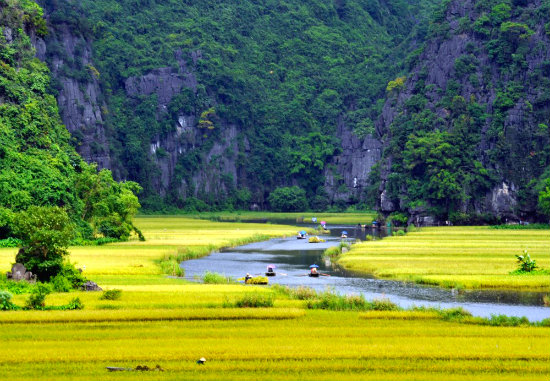 Loạt trải nghiệm khó quên tại danh thắng Tràng An, ‘Vịnh Hạ Long trên cạn’ của Ninh Bình - Ảnh 15. Loạt trải nghiệm khó quên tại danh thắng Tràng An, ‘Vịnh Hạ Long trên cạn’ của Ninh Bình - Ảnh 15.