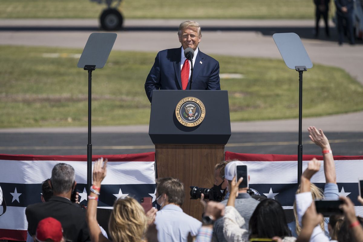 Tổng thống Trump công kích ông Biden trong ngày đại hội Đảng Dân chủ - Ảnh 1. Tổng thống Trump công kích ông Biden trong ngày đại hội Đảng Dân chủ - Ảnh 1.