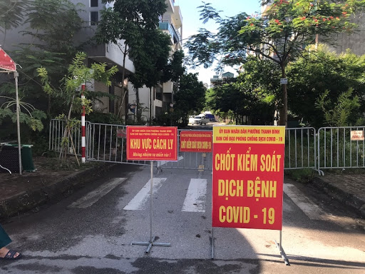 Xem xét bắt buộc thuê bao di động cài đặt ứng dụng Bluezone để chống dịch - Ảnh 1. Xem xét bắt buộc thuê bao di động cài đặt ứng dụng Bluezone để chống dịch - Ảnh 1.