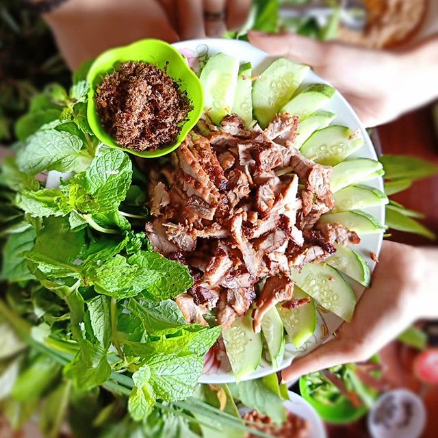 Bò khô chấm muối kiến vàng, hương vị khó quên khi đến thăm phố núi Gia Lai - Ảnh 1. Bò khô chấm muối kiến vàng, hương vị khó quên khi đến thăm phố núi Gia Lai - Ảnh 1.