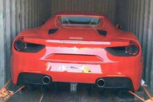 Đấu giá siêu xe Ferrari bị bỏ quên tại cảng Hải Phòng, khởi điểm 1,3 tỉ đồng