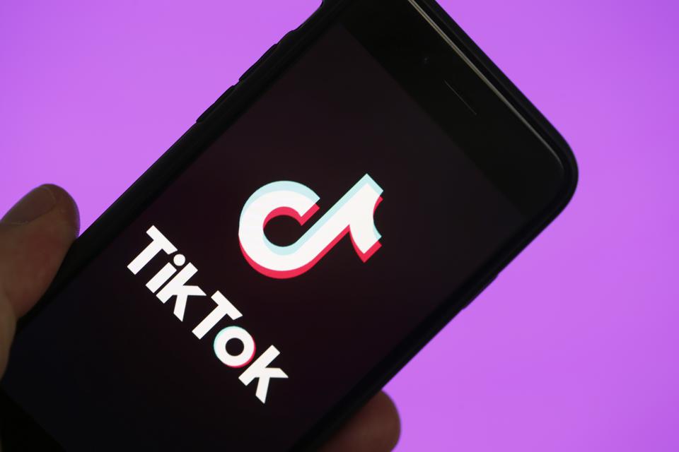 TikTok tung chiến dịch quảng cáo rầm rộ để lấy lòng dân Mỹ - Ảnh 1. TikTok tung chiến dịch quảng cáo rầm rộ để lấy lòng dân Mỹ - Ảnh 1.